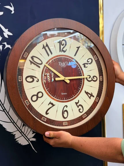 ساعت دیواری چوبی برند تیک مدل QUARTZ